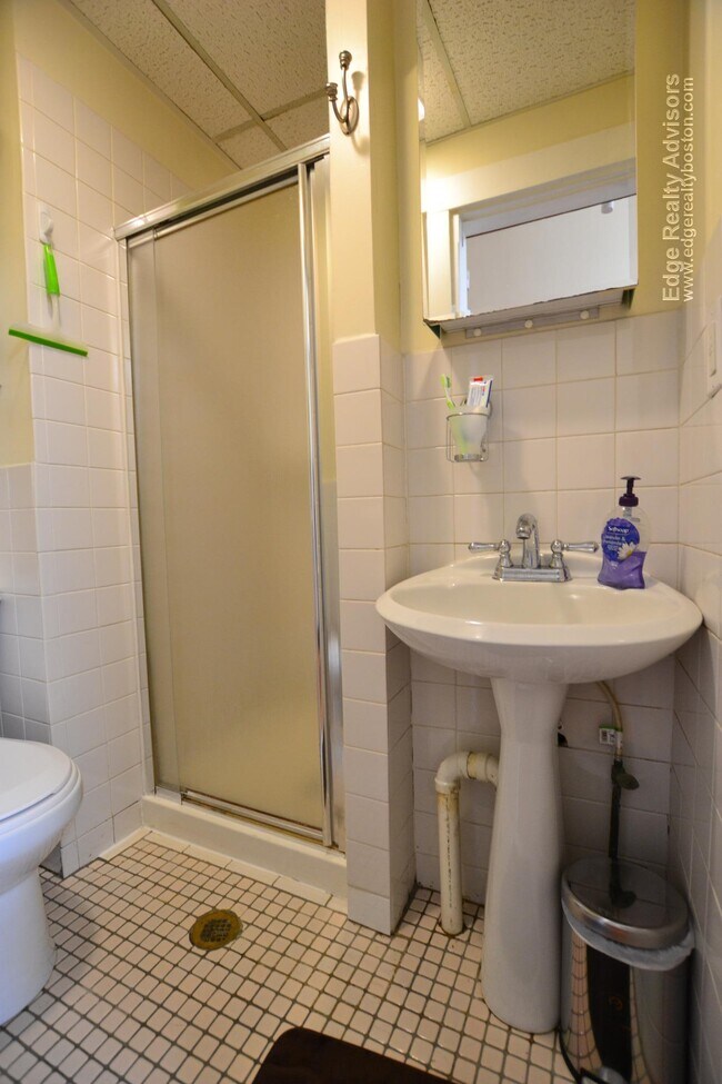 Photo - 600 Broadway Unidad 3