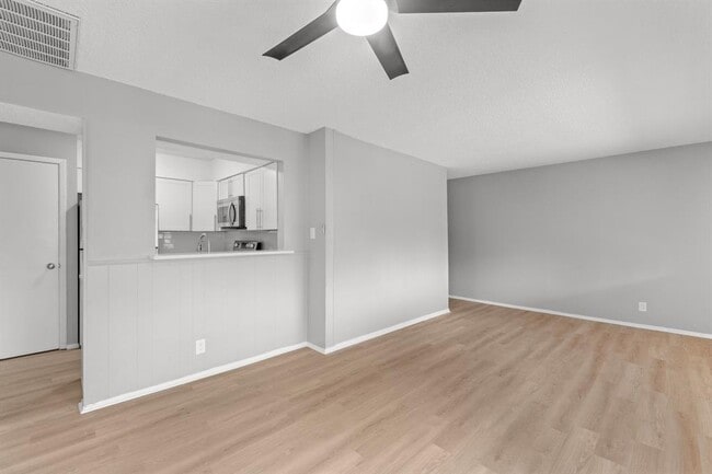 Photo - 8903 Parkfield Dr Unit 203