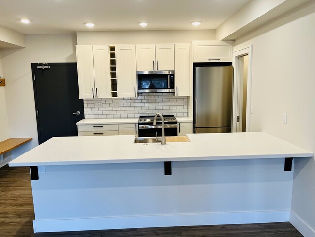 Photo - 1001 River Dr