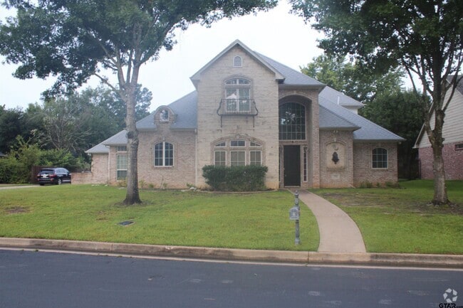 Building Photo - 3826 Woods Blvd Rental