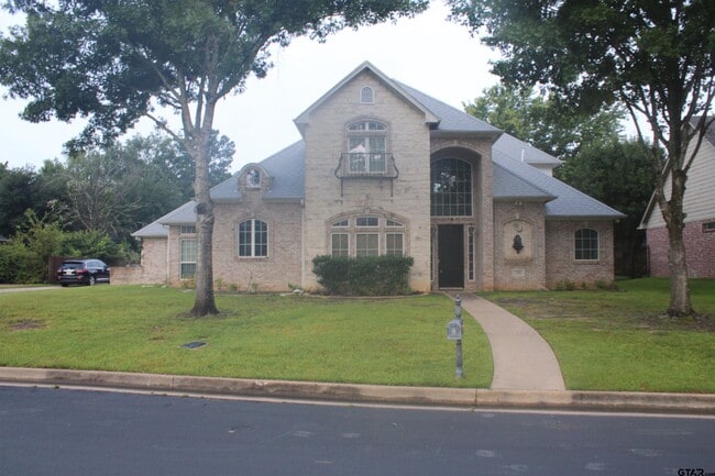 Building Photo - 3826 Woods Blvd Rental