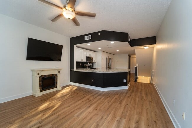 Photo - 4000 Grande Vista Blvd Unit 15-124