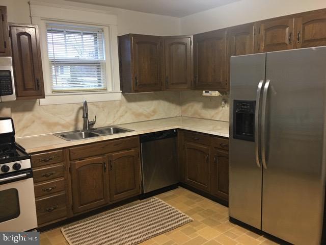 Photo - 301 N Waverly St