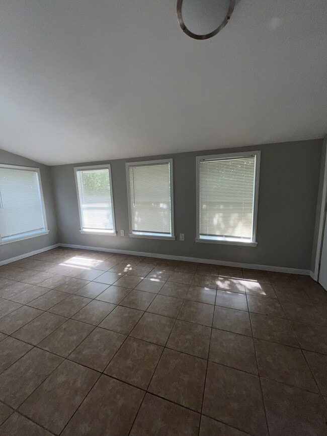 Photo - 710 Patton Dr