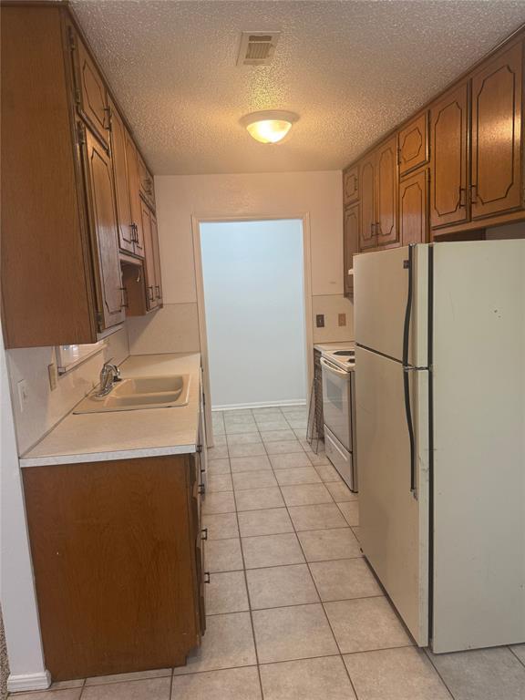 Photo - 315 Willow Pl