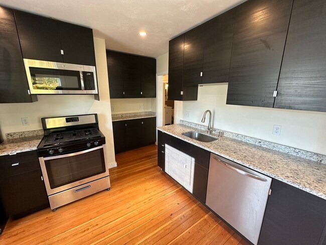 Photo - 66 Pleasant St Unidad 2