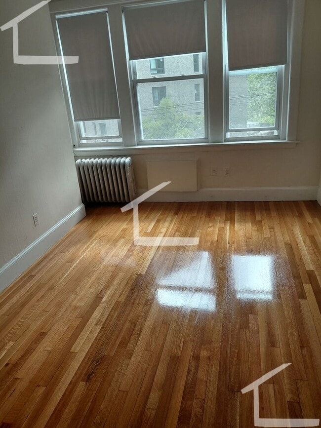 Building Photo - Nicely updated 1 bed with heat and water i... Rental