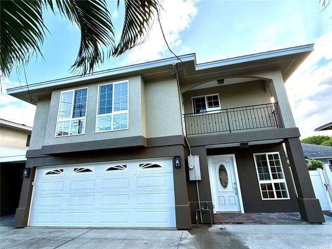 Building Photo - 2 bedroom, 1 bath in Kaimuki!