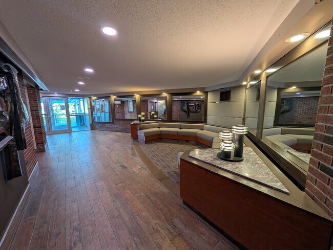 Photo - Bright 2 Bedroom Condo in Nepean Unité 1109