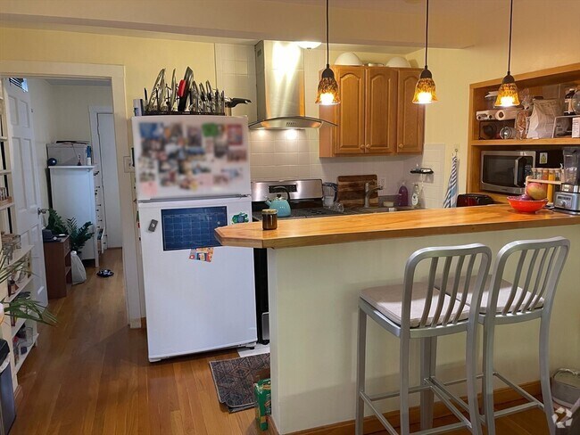 Building Photo - 25 Andrew St Unit 1 Rental