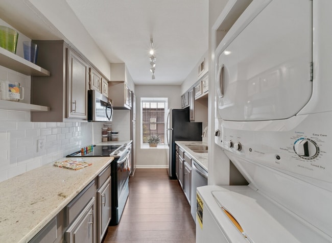 Building Photo - 7834 Broadway-1605.4 Unit 1605.4