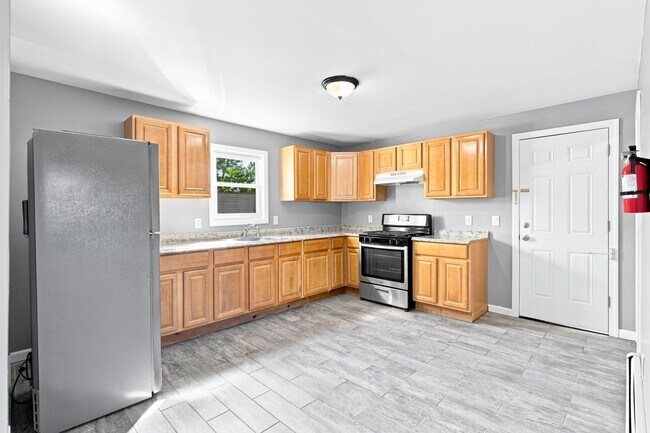 Building Photo - 165 Central Pl Unit 3