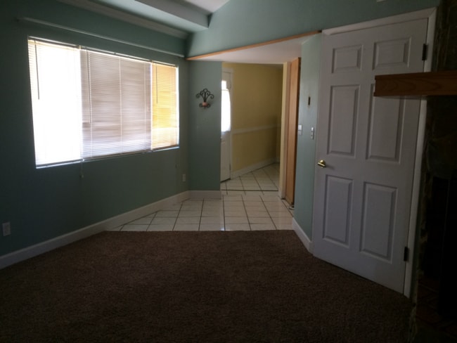 803 Navajo Ln