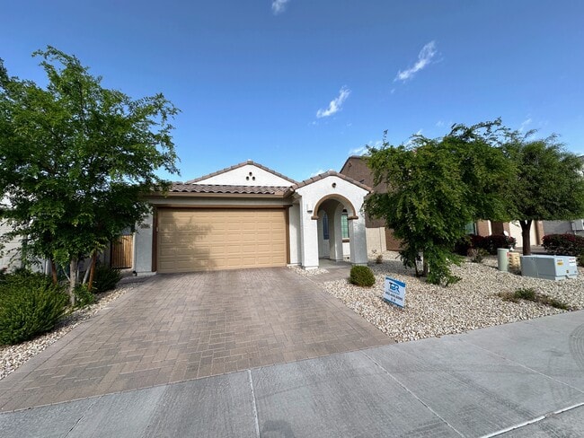 Building Photo - 5708 N 88th Ave