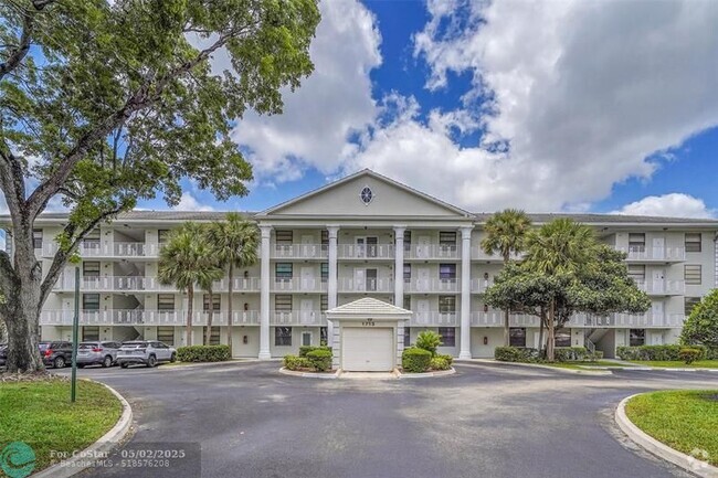 Building Photo - 1713 Whitehall Dr Unit 103 Rental
