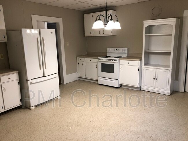 Photo - 1707 Parkdale Ave