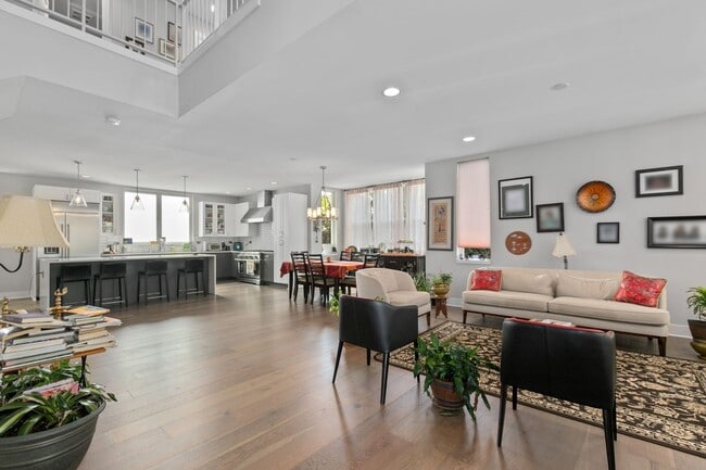 Photo - 5Bd/3.25Ba Seattle House