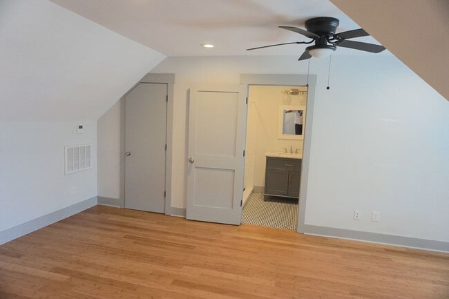 Photo - 2 BED | 2 BATH | HISTORIC DISTRICT | GATED BACKYARD WITH PORCH