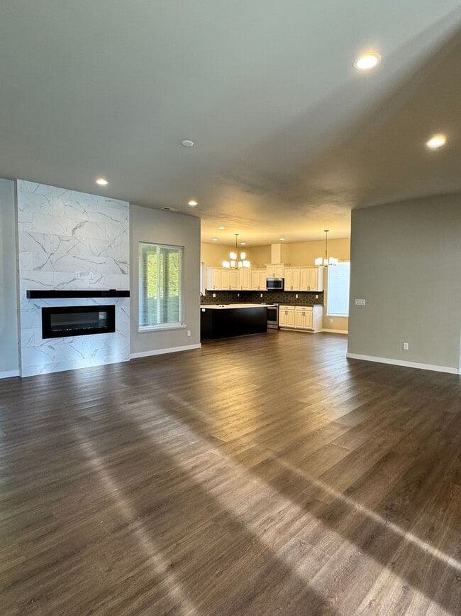 Photo - Occupied, do not disturb tenants.  West Valley 3 bedroom 3 Car Garage Custom Built