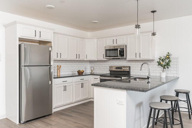 Building Photo - Lilac Pointe Rental