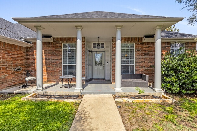 Photo - 606 Lantana St