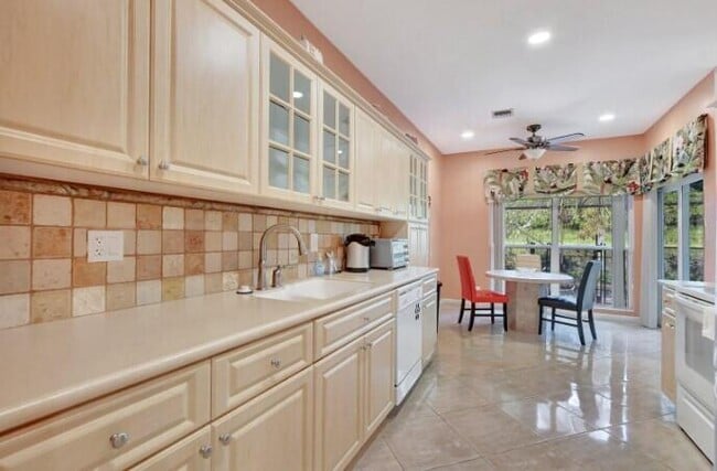 Photo - 7811 Villa Nova Dr