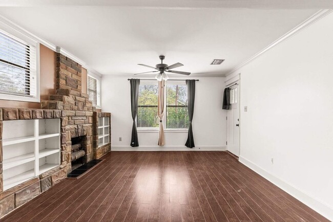 Photo - Charming 2 Bedroom 1 Bath house in the Argenta District of North Little Rock.