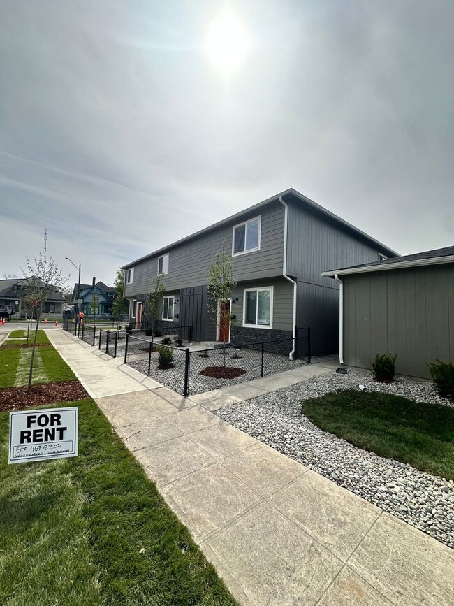 Building Photo - 1201 - 1205 N Cannon St. Unit 1205