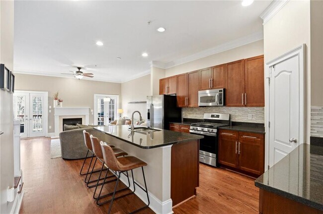 Photo - 1585 Mosaic Way