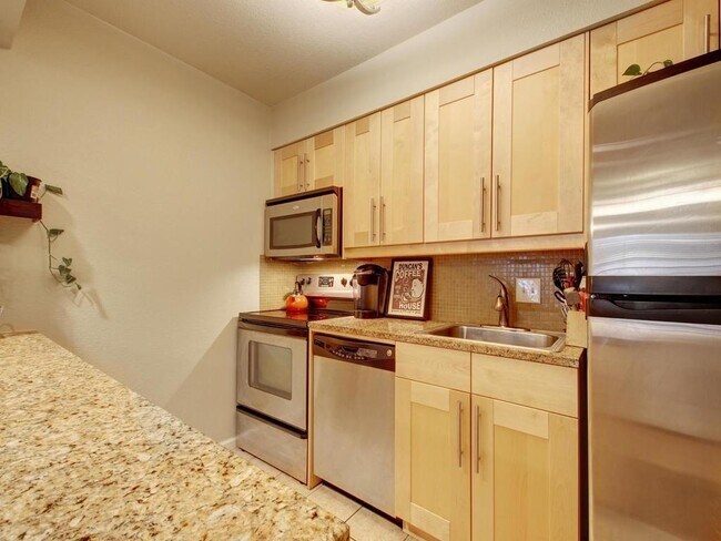 Photo - 7685 Northcross Dr Unit 208