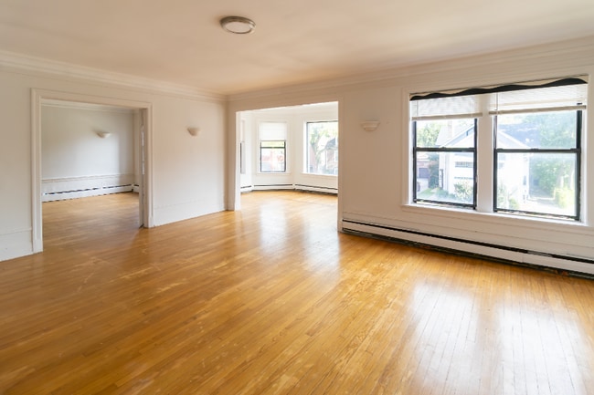 Photo - 6830 S Jeffery Blvd Unit 6830 S Jeffery Blvd