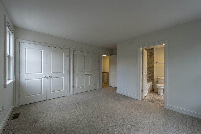 121 2nd St
