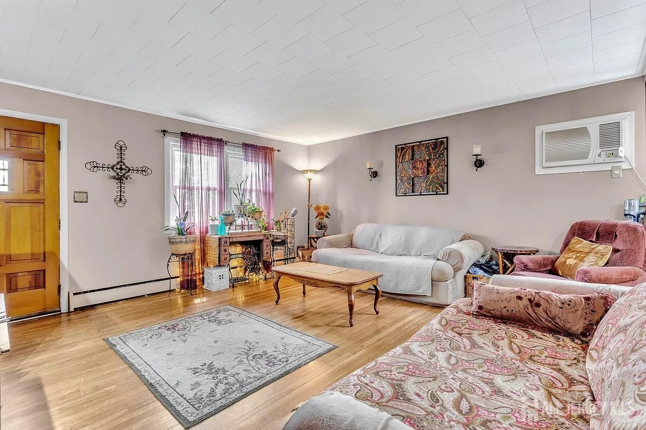 Photo - 22 Westbury Rd