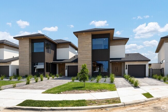 Building Photo - Carey Estates Lot 25 Unit B Rental