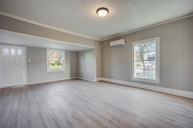 Photo - Freshly Updated 3 Bedroom House