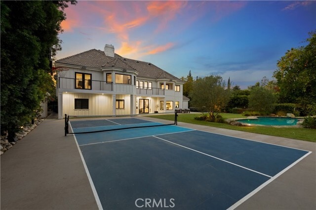 Photo - 5946 Woodlake Ave