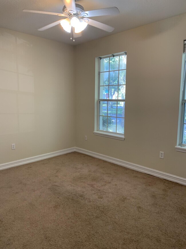 3343 Bracken Fern Dr