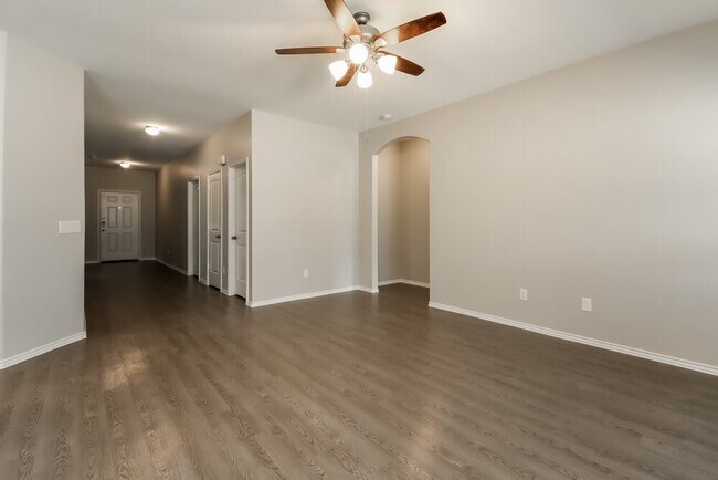 Photo - 209 Stalwart Hl Trl