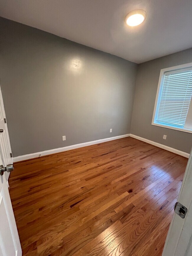 Photo - 1141 Owen Pl NE