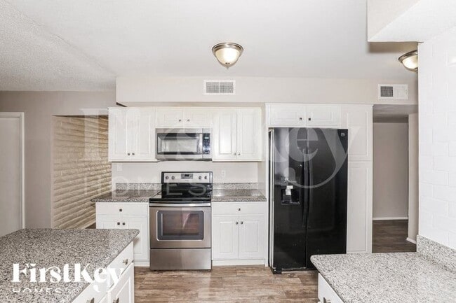 Photo - 7646 N 37th Ave