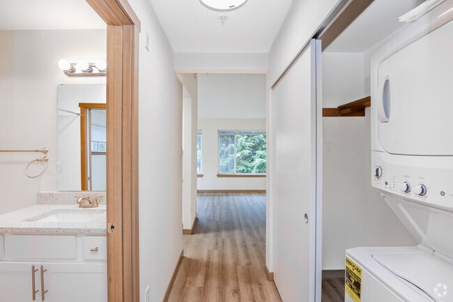 1BR,1BA - 644SF