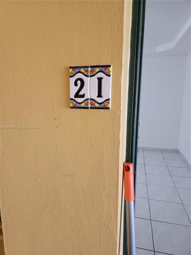 Photo - 1975 NE 135th St Unit 2I