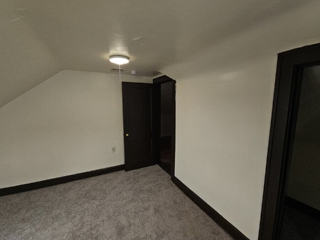 Photo - 1547 Hillcrest Rd Unit 3