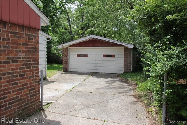Photo - 28051 Stuart Ave