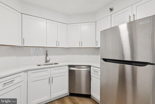 Photo - 2020 Walnut St Unit 8J