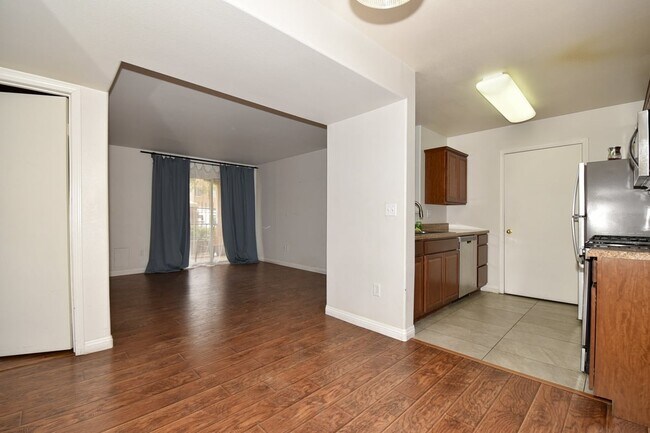 Building Photo - 1 Car Garage | Gated Community | 1st Floor Unit