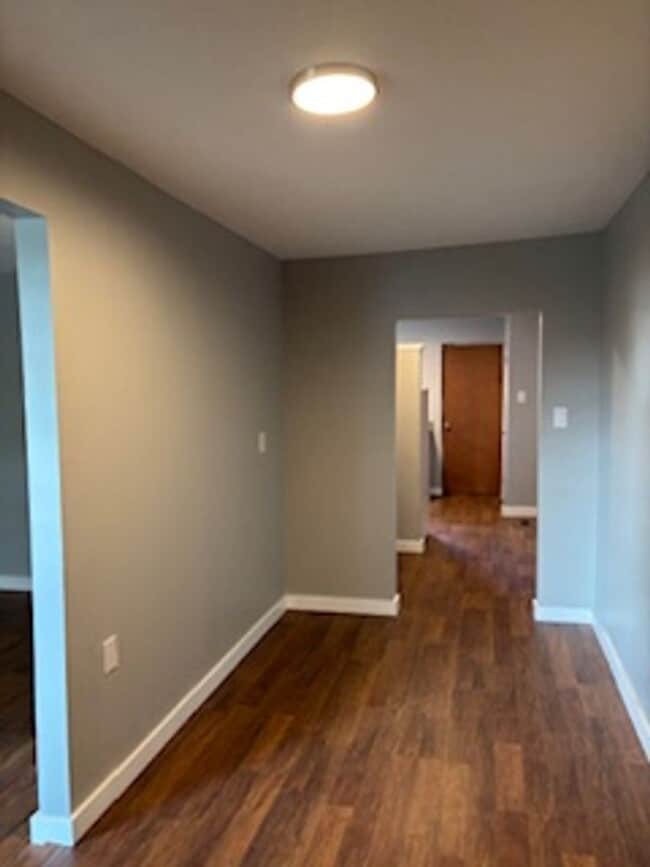 Photo - 3 BR Triplex in Martinsville