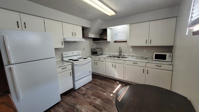 Photo - 908 1st St Unit 1-5