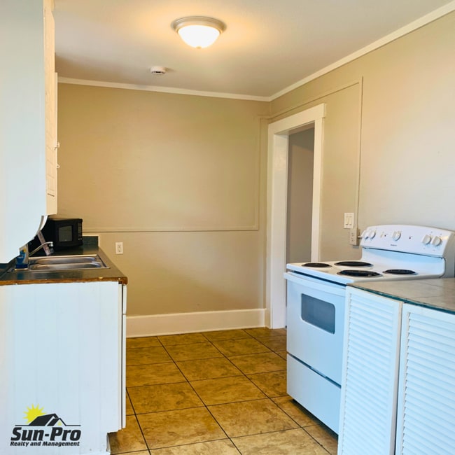 Photo - 808 S Grandview Ave