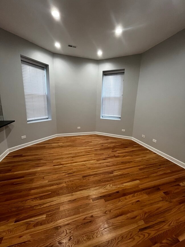 Photo - 2011 N California Ave